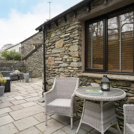 Spacious With Waterfall View By Letmestay * Ambleside