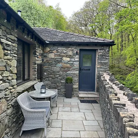 Holiday home Spacious With Waterfall View By Letmestay