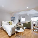 Spacious With Waterfall View By Letmestay * Ambleside
