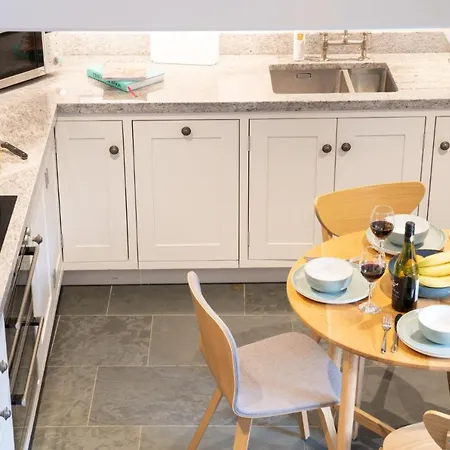 Spacious With Waterfall View By Letmestay بيت للعطل آمبيلسايد