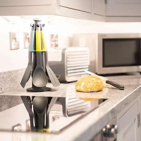 Spacious With Waterfall View By Letmestay *