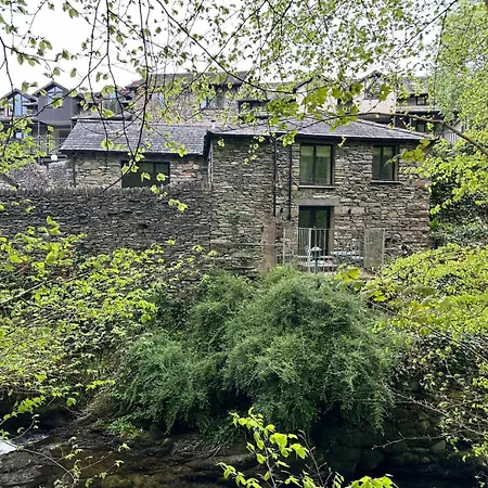 Дом отдыха Spacious With Waterfall View By Letmestay