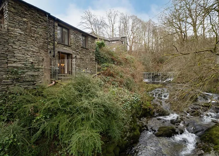 度假居 Spacious With Waterfall View By Letmestay *