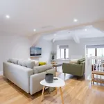Spacious With Waterfall View By Letmestay * Ambleside