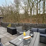 Spacious With Waterfall View By Letmestay * Ambleside